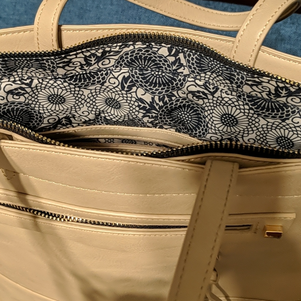 Purse - Picture 3 of 4